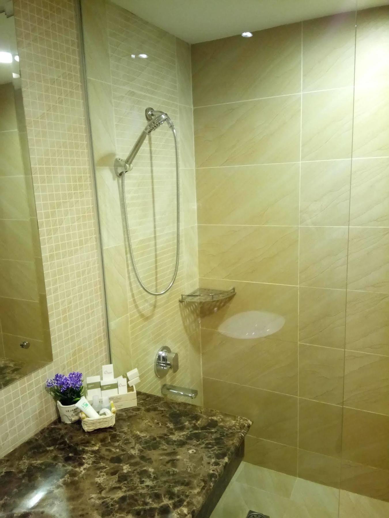 פנום פן Discovery Hotel מראה חיצוני תמונה